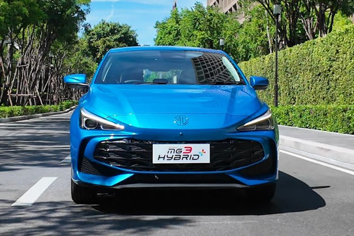 Chiều dài cơ sở xe là 2.570 mm, khoảng sáng gầm xe 117 mm. Khoang hành lý có thể tích 293 lít tiêu chuẩn và tăng lên 1.037 lít khi gập hàng ghế sau. So với thế hệ cũ, kích thước của MG3 mới được mở rộng đáng kể. MG3 sở hữu thiết kế trẻ trung và thể thao, lấy cảm hứng từ đàn anh MG5 và MG7 ở thị trường Trung Quốc.