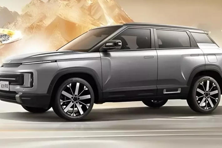 Hiện tại, có ba mẫu Geely Icon được bán tại Trung Quốc, mức giá xe Geely Icon Butterfly dao động từ 109.900 – 129.900 NDT (15.200 – 18.000 USD). Geely cho biết mẫu xe mới sẽ được ra mắt trong thời gian tới.
