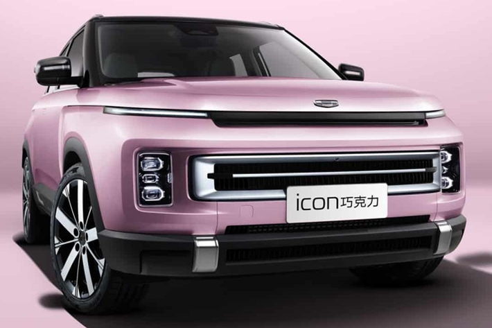 Hơn nữa, mẫu xe SUV Geely Icon hiện tại được trang bị động cơ 4 xi-lanh 1,5 tấn với công suất tối đa 133 kW và mô-men xoắn cực đại 290 Nm, kết hợp với hộp số DCT 7 cấp. Mức tiêu thụ nhiên liệu toàn diện chính thức của WLTC là 6,3L/100km.