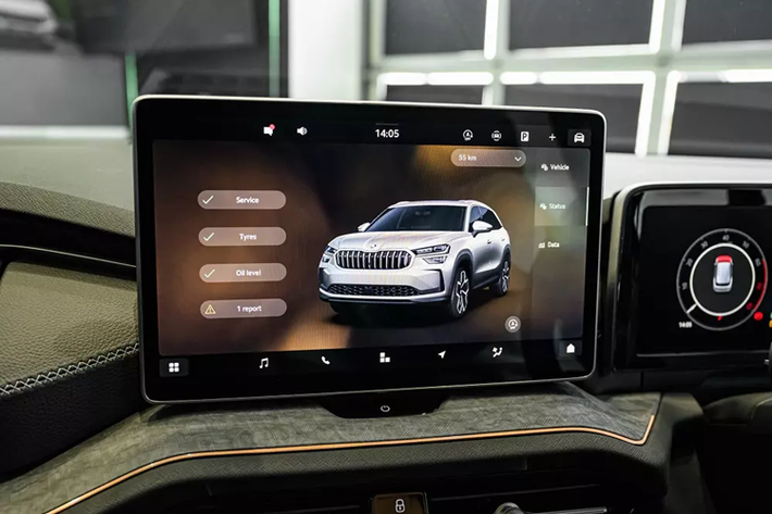Bên ngoài, mẫu SUV cỡ D này sở hữu thiết kế tiến hóa so với thế hệ cũ thay vì lột xác hoàn toàn. Được áp dụng ngôn ngữ thiết kế Modern Solid, xe giữ lại một số chi tiết đặc trưng của thương hiệu Skoda như lưới tản nhiệt với những nan nằm dọc hay cụm đèn trước 2 tầng.