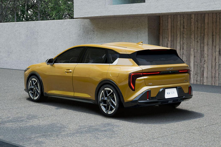 Theo Autocar, phiên bản hatchback của Kia K4 vẫn sẽ được giữ nguyên phần cứng của bản sedan. Cụ thể, động cơ tiêu chuẩn trên Kia K4 sẽ là loại 2.0L hút khí tự nhiên, công suất 147 mã lực và 179 Nm mô-men xoắn.