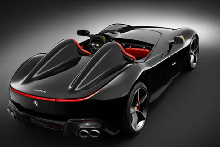 Động cơ mạnh mẽ này sẽ giúp siêu xe Ferrari Monza SP2 chỉ mất thời gian 2,9 giây để tăng tốc lên 100 km/h từ vị trí xuất phát, thêm 5 giây nữa để đạt tốc độ 200 km/h trước khi chạm ngưỡng tốc độ tối đa của xe vào khoảng 300 km/h.