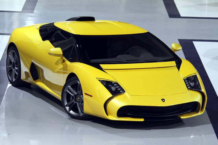 Lamborghini 5-95 Zagato siêu hiếm trong bài viết này là chiếc xe với thiết kế độc đáo, khác biệt với những đường nét góc cạnh. Trước đây chỉ có tổng cộng 9 chiếc Lamborghini Gallardo LP570-4 Superleggera được đại tu với thân xe được thiết kế và chỉnh sửa bởi thương hiệu Zagato.