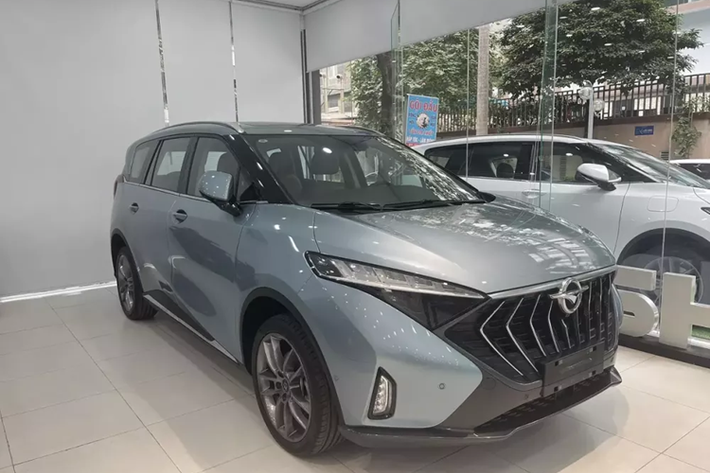 Haima 7X 2024 mới là mẫu MPV hạng trung đã lần đầu tiên trình làng ở thị trường Việt Nam vào hồi tháng 12/2023 với 1 phiên bản và giá bán khởi điểm 865 triệu đồng. Vào thời điểm đó, hãng đã công bố chương trình ưu đãi 100 triệu đồng, trừ thẳng vào giá xe, cho những khách hàng đặt cọc 30 triệu đồng.