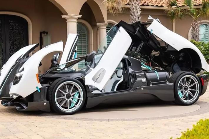 Đây là mẫu xe thứ ba của Pagani, kế nhiệm thần gió, với nhiều sức mạnh hơn và tùy chọn hộp số sàn. Trên toàn thế giới chỉ có đúng 99 chiếc siêu xe triệu đô Pagani Utopia được sản xuất, và đã có gần 10 xe được nhìn thấy xuất hiện ở Mỹ, chiếc mới nhất mang màu trắng cùng các điểm nhấn hoàn thiện bởi màu xanh và carbon, xe mang số thứ tự 30.