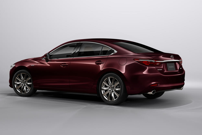Mặc dù dây chuyền sản xuất Mazda6 sẽ đóng cửa vào tháng 4 tới nhưng khách hàng vẫn có thể đặt mua mẫu sedan này cho đến khi hết hàng. Hãng chưa có kế hoạch sản xuất mẫu xe trực tiếp thay thế Mazda6, nhưng một số nguồn tin cho biết hãng đang phát triển một mẫu sedan dẫn động cầu sau, sử dụng nền tảng khung gầm của các mẫu SUV cỡ lớn.