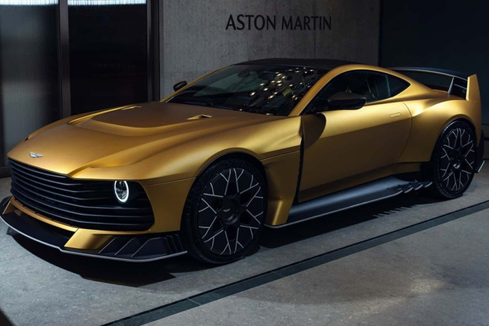 Aston Martin Valiant bản giới hạn chỉ 38 chiếc, đi kèm mức giá lên tới 2,5 triệu USD (khoảng 63 tỷ đồng). Thương hiệu siêu xe Anh Quốc cho biết ý tưởng sản suất Valiant được đề xuất bởi tay đua Công thức 1 của đội Alpine (công ty con thuộc Aston Martin) là Fernando Alonso.