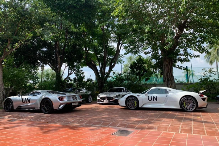 Có khá nhiều lý do để ông Vũ phải để cặp đôi này ở nhà, nhưng người ta tin rằng biển số của 2 xe là nguyên nhân chính. Tuy nhiên, nếu nhìn rộng vấn đề ra, dàn xe của Trung Nguyên chỉ có mục đích trưng bày và 2 chiếc hypercar này hoàn toàn có thể đến sự kiện bằng xe chuyên dụng.