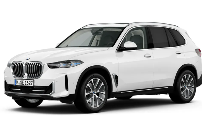 Tiếp theo đó là dòng BMW 5-Series với chương trình khuyến mãi chỉ áp dụng cho bản 530i M Sport. Giá trị ưu đãi dành cho BMW 530i M Sport trong tháng 6/2024 này là 155 triệu đồng.