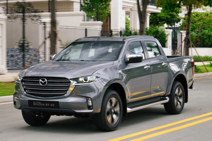 Mazda BT-50 Từ đầu tháng 5, website của Mazda Việt Nam không còn xuất hiện mẫu bán tải BT-50 trong danh mục sản phẩm. Hiện tại, hãng Nhật chỉ còn 9 mẫu xe, bao gồm các mẫu sedan và crossover thuộc phân khúc B, C, D.