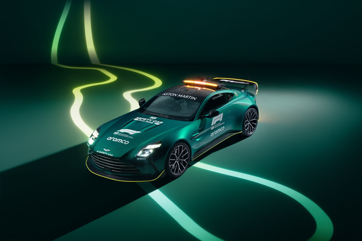 Ngày 5/3/2024, tại Gaydon (Anh), Aston Martin đã mang đến sự đổi mới trước thềm giải đua F1 2024 bằng chiếc xe Vantage được phát triển tập trung vào người lái vừa được ra mắt vào giữa tháng 2/2024. Aston Martin Vantage 2024 mới sẵn sàng đảm nhận vai trò Safety Car – Xe an toàn chính thức của FIA trong mùa giải đua F1 2024.