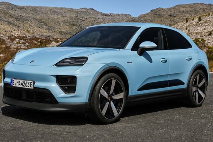 Khi ra mắt Porsche Macan EV 2024 mới hồi cuối tháng 1/2024 vừa qua, Porsche chỉ giới thiệu 2 phiên bản là Macan EV 4 và Macan EV Turbo. Mới đây, thương hiệu Đức đã công bố bổ sung 2 phiên bản mới cho mẫu xe điện này, bao gồm bản tiêu chuẩn và Macan EV 4S.
