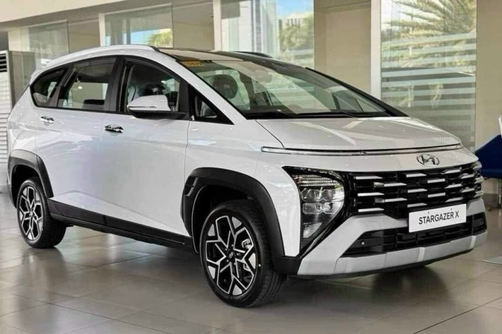 Theo thông tin từ đại lý, Hyundai Stargazer X 2024 mới sẽ được Hyundai TC Motor công bố ra mắt trong tháng 4 này. Stargazer X là phiên bản mang phong cách “SUV hóa” của mẫu MPV cỡ nhỏ Hyundai Stargazer, tương tự Mitsubishi Xpander Cross.