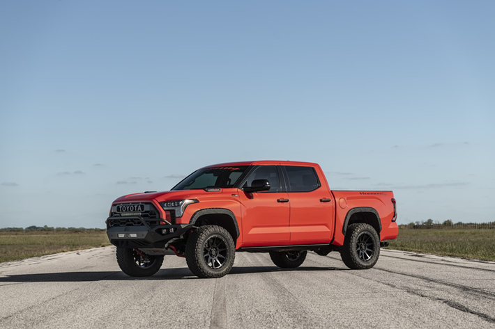 Toyota Tundra TRD Pro 2024 mới vốn là một chiếc xe có khả năng vận hành vượt trội với động cơ tăng áp kép V6 i-Force Max tùy chọn và các chi tiết nâng cấp nhằm phục vụ việc Off-road FOX, nhưng Hennessey vừa qua đã tiết lộ một gói nâng cấp mạnh mẽ hơn để đưa Tundra lên một tầm cao mới.