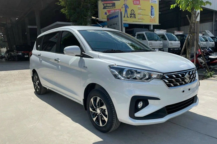 Giá trị ưu đãi của Suzuki Swift trong tháng này là 30 triệu đồng trong khi con số tương ứng của Ciaz là 45 triệu đồng. Hiện XL7 là mẫu xe bán chạy nhất của thương hiệu Suzuki tại Việt Nam.