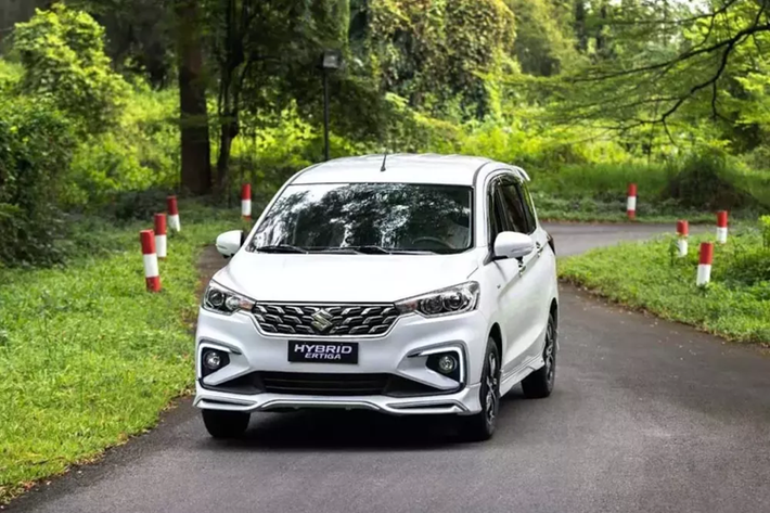 Trong tháng 5/2024, hãng xe Suzuki tại Việt Nam giảm giá kèm ưu đãi loạt ôtô nhằm duy trì sức hút và tăng doanh số. Các mẫu xe như Ertiga Hybrid, XL7, Swift và Ciaz, đều có chương trình khuyến mãi. Riêng Suzuki Jimny mới ra mắt trong tháng 4/2024 không có ưu đãi.