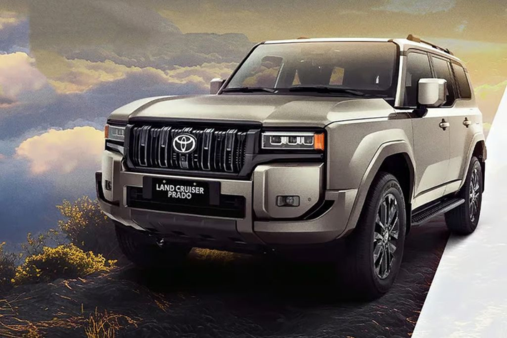 Toyota Land Cruiser Prado 2025 mới chính thức được mở bán tại khu vực Đông Nam Á, cụ thể là thị trường Philippines. Tại đây, mẫu SUV cỡ lớn được bán với giá từ 4.800.000 PHP (khoảng 2,1 tỷ đồng). Toyota Land Cruiser Prado 2025 được xây dựng trên nền tảng TNGA-F chia sẻ với LC300.