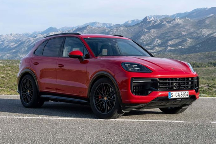 Porsche mới đây đã công bố một số cập nhật đối với phiên bản Cayenne sẽ bán ra thị trường vào năm sau. Porsche Cayenne 2025 mới theo hãng xe thể thao Đức được trang bị khá nhiều công nghệ.