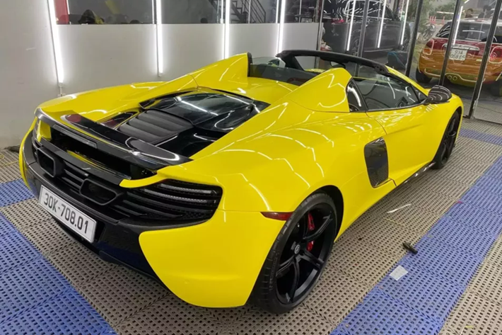 Sau khi trải nghiệm chán chê, hot girl Jessie Lương muốn bán lại chiếc siêu xe mui trần McLaren 650S Spider nên đã liên hệ với Phan Công Khanh, và cũng từ đây, câu chuyện chủ của showroom K-Supper bị công an bắt giữ vì lừa đảo chiếm đoạt tài sản đã gây chấn động cư dân mạng.
