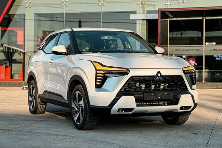 Mitsubishi Xforce được nhập khẩu nguyên chiếc từ Indonesia về Việt Nam với 4 phiên bản GLX, Exceed, Premium và Ultimate, đi cùng giá bán dao động từ 599 - 705 triệu đồng.