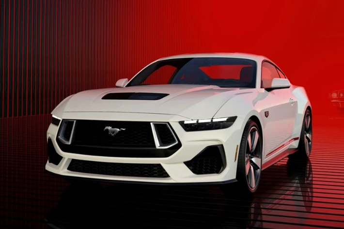 Theo đó, Ford Mustang GT 60th Anniversary 2025 mới phiên bản kỷ niệm 60 năm vẫn có 2 biến thể Fastback và Convertible (mui trần). Cả hai biến thể này sẽ được bổ sung gói 60th Anniversary, mô phỏng theo chiếc Mustang đầu tiên từng được sản xuất.