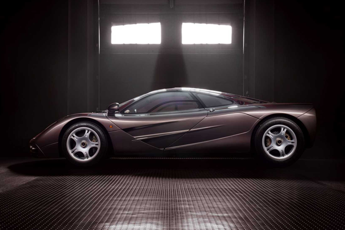 RM Sotheby’s ước tính xe F1 đã tăng giá trị khoảng 1 triệu USD mỗi năm, chính vì vậy mà việc ODO của xe tăng nhiều rất có thể sẽ ảnh hưởng đến giá trị của xe. Chiếc McLaren này có số khung 029, là chiếc McLaren F1 thứ 25 được giao. Ngoại thất của xe được sơn màu đặc biệt Creighton Brown.
