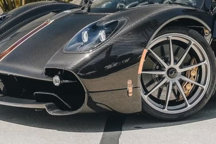 Tính đến nay, Pagani trình làng Utopia tại Ý được gần một năm và những chiếc xe đầu tiên đã được giao cho khách hàng bắt đầu vào năm ngoái.