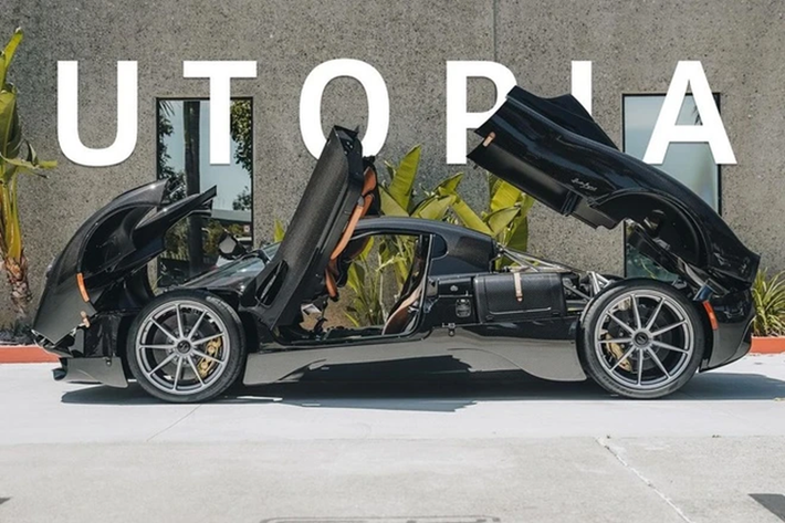 Chủ sở hữu của chiếc Hypercar này đã lựa chọn trang bị cho xe ngoại thất carbon trần được phủ bóng và đây chính là một trong những tùy chọn đắt bậc nhất của xe.