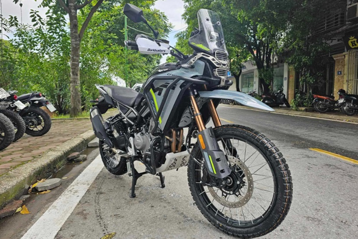 Theo đó, CFMoto 450MT tại Việt Nam được phân phối dưới dạng nhập khẩu nguyên chiếc từ Trung Quốc với một phiên bản cùng giá bán được đồn đoán 165 triệu đồng.