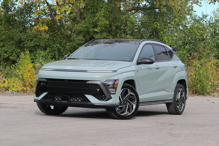 Tháng 2/2024, hãng xe Hàn QUốc đã cho ra mắt Hyundai Kona Electric 2024 mới ở khu vực Đông Nam Á, thông qua Triển lãm Ô tô Quốc tế Indonesia (IIMS) 2024 diễn ra ở xở sở vạn đảo.