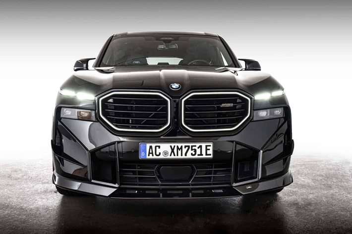 Từ đây, mức công suất đầu ra tổng thể của XM sẽ cao hơn phiên bản BMW XM Label Red hàng đầu, tạo ra công suất 738 mã lực nhưng mô-men xoắn vẫn kém hơn so với phiên bản này. AC Schnitzer hiện vẫn chưa công bố chi phí để trang bị cho gói độ này.
