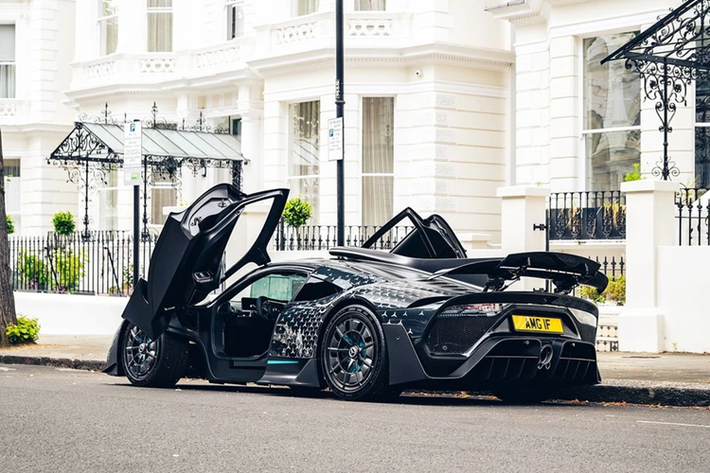 Không chỉ là một mẫu hypercar, Mercedes-AMG One còn thừa hưởng chính xác động cơ V6 dung tích 1.6L cùng hệ thống động cơ điện phụ trợ từ những chiếc xe đua F1.