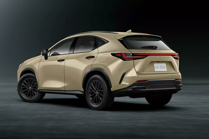 Giá xe Lexus NX 2024 từ 4.850.000 yên (tương đương 796 triệu đồng) đối với cấu hình NX 250 2WD. Các bản Overtrail Edition bắt đầu từ 6.506.000 yên (tương đương 1,068 tỷ đồng) đối với NX 350 Overtrail và cao nhất lên đến 7.725.000 yên (tương đương 1,269 tỷ đồng) đối với NX 450h+ Overtrail.