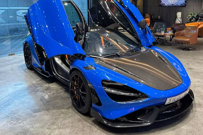 Vào cuối tuần trước, những hình ảnh về chiếc siêu xe McLaren 765LT giới hạn bị bắt gặp vận chuyển tại TP HCM bằng xe cứu hộ đã nhanh chóng thu hút sự quan tâm của giới mê xe trong nước. Nhiều người khá tò mò không biết chiếc xe McLaren 765LT này được vận chuyển về đâu.