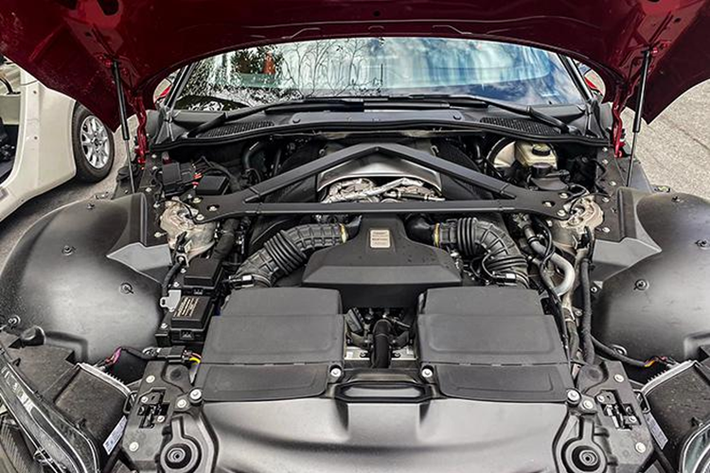 Trong bộ sưu tập xe Aston Martin V8 Vantage đời mới của mình, ông Đặng Lê Nguyên Vũ chỉ còn thiếu 1 xe tiêu chuẩn, khi trước đó, đã mua 1 chiếc Aston Martin V8 Vantage F1 Edition và V8 Vantage 007 Edition bản giới hạn 100 xe trên toàn thế giới, nhưng xe của Chủ tịch Trung Nguyên lại nằm trong số 25 xe bản số sàn.