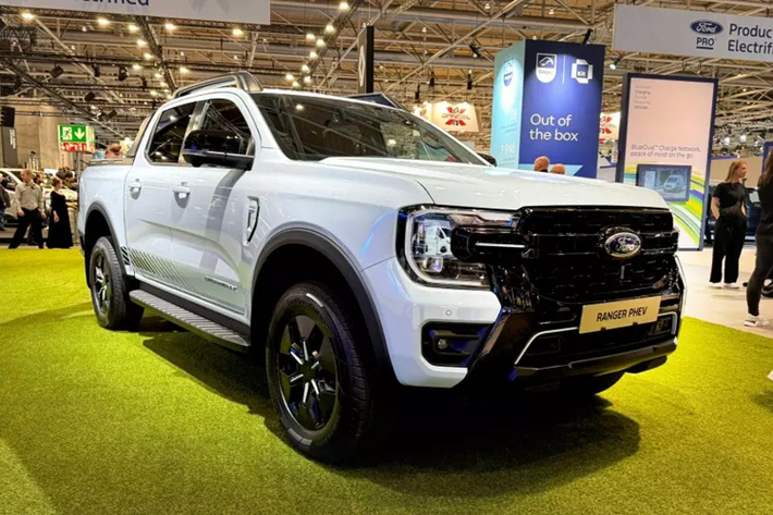 So với các phiên bản còn lại của dòng Ford Ranger, mẫu xe bán tải này sở hữu sức kéo, tải trọng và khả năng off-road không thay đổi. Tuy nhiên, xe sở hữu động cơ tiết kiệm nhiên liệu hơn.