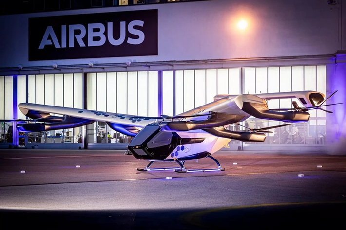 Mới đây nhất, xe bay Airbus CitiAirbus NextGen đã thử nghiệm tại trung tâm kiểm định chất lượng của hãng tại Đức. Với sải cánh lên đến 12 m, cấu trúc xe ôtô bay CitiAirbus NextGen gồm khoang lái dành cho 4 người, hệ thống 4 cánh quạt cỡ lớn và thiết kế đuôi dạng chữ V.