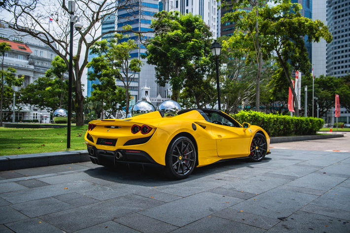 Được biết, chiếc giá xe Ferrari F8 Spider của anh Giang mua vào tháng 9/2022 lên hơn 5 triệu NDT (khoảng 17,5 tỷ đồng). Mặc dù anh đã mua bảo hiểm với mức trách nhiệm 2 triệu nhân dân tệ (khoảng 7 tỷ đồng), nhưng số tiền này vẫn không đủ để bù đắp thiệt hại, ngay cả khi tính theo giá trị xe đã qua sử dụng.