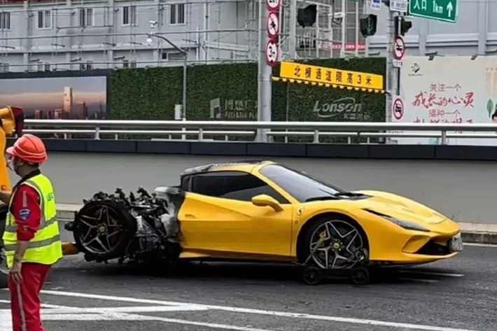 Theo truyền thông địa phương đưa tin, ngày 29/6 một chiếc Ferrari F8 Spider bốc cháy dữ dội khi đang chạy trên đường hầm Bắc Hoành, đoạn từ đường Thiên Mục đến đường Chiết Giang Bắc, Thượng Hải, Trung Quốc.