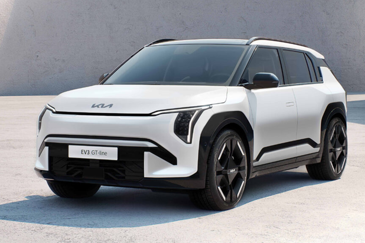 Mẫu SUV điện cỡ nhỏ Kia EV3 2024 mới với kiểu dáng hiện đại hứa hẹn sẽ có phạm vi hoạt động lên tới 600 km mỗi lần sạc đối với phiên bản Long Range và được tích hợp nhiều công nghệ.