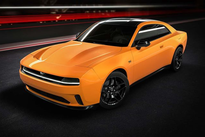 Charger Daytona 2024 mới có các phiên bản 4 cửa hoặc 2 cửa, được phát triển dựa trên nền tảng khung gầm STLA Large mới của Stellantis. Số đo dài x rộng x cao của xe lần lượt là 5.248 x 2.028 x 1.497 mm, đi kèm chiều dài cơ sở là 3.074 mm.