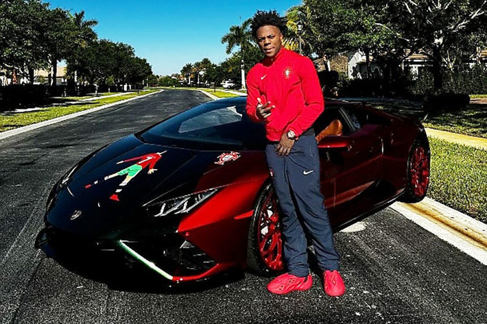 Khác biệt của siêu xe Lamborghini Huracan EVO bản dẫn động cầu sau so với những chiếc dẫn động 4 bánh còn đến từ khối động cơ V10, hút khí tự nhiên, dung tích 5.2 lít được thay đổi công suất ở mức cực đại 610 ps đi kèm hộp số tự động ly hợp kép 7 cấp. Huracan EVO sở hữu dẫn động cầu sau có thể tăng tốc từ vị trí xuất phát lên 100 km/h trong thời gian 3,2 giây, tốc độ tối đa 325 km/h.