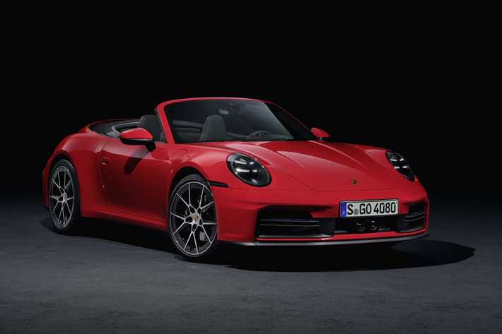 Mức giá xe Porsche 911 2025 bán ra với nhiều phiên bản, thấp nhất là 911 Carrera Coupe là 122.095 USD (3,1 tỷ VNĐ), cao nhất là 186.000 USD (4,73 tỷ VNĐ) cho 4 GTS Cabriolet và Targa 4 GTS.