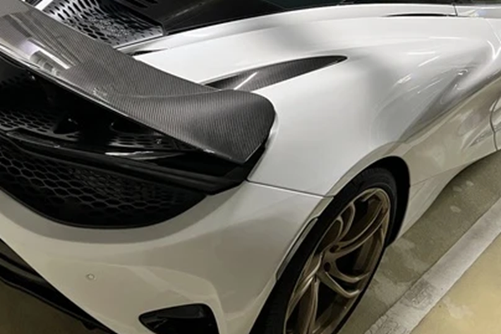 Cung cấp sức mạnh cho McLaren 750S vẫn là động cơ V8 tăng áp kép dụng tích 4.0 lít, cho ra công suất 750 mã lực và mô-men xoắn 800 Nm mang đến khả năng vận hành mạnh mẽ.