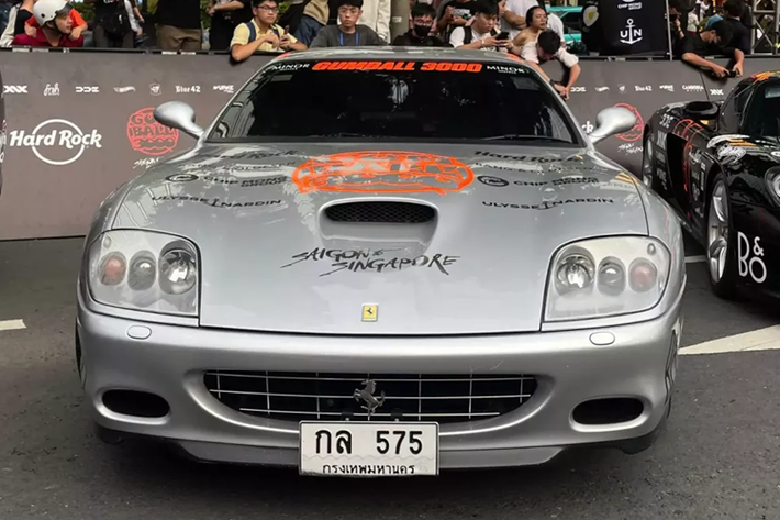Tổng cộng chỉ có 2.056 xe Ferrari 575M Maranello sản xuất và bán ra thị trường, bao gồm 246 xe có hộp số sàn, vì thế, việc có 1 xe tham dự vào hành trình Gumball 3000 2024 đã nhận được sự quan tâm rất lớn.