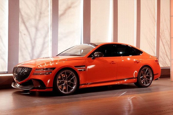 Thương hiệu xe sang Genesis của Hyundai cũng mang đến mẫu concept X Gran Berlinetta Vision GT độc đáo với thiết kế tương lai khác biệt.