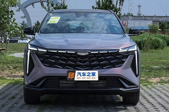 Vào ngày 27/6/2024, Geely đã ra mắt chiếc SUV Boyue mới của mình tại Trung Quốc, có 4 phiên bản. Mức giá xe Geely Boyue 2024 từ 92.800 nhân dân tệ – 118.800 nhân dân tệ (12.800 – 16.300 USD), tương đương 302 triệu đồng đến 386 triệu đồng.