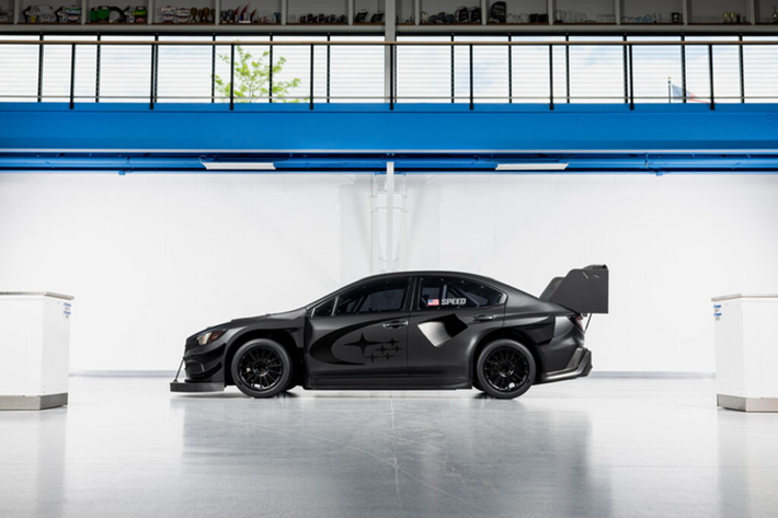 Trên lý thuyết, Subaru WRX Project Midnight thể thao là một con quái vật với trang bị khối động cơ 4 xi-lanh phẳng, dung tích 2.0 lít để tạo ra công suất 670 mã lực và mô-men xoắn 920 Nm khi đạt tốc độ vòng tua 9.500 vòng/phút. Khối động cơ mạnh mẽ này truyền sức mạnh tới tất cả bốn bánh xe.