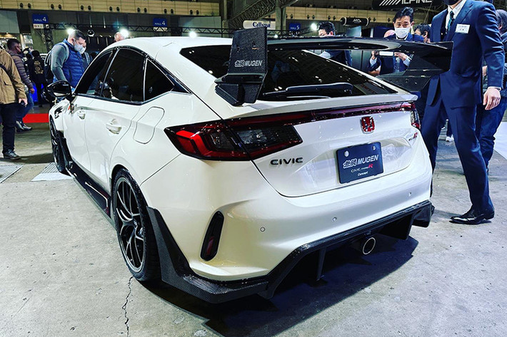 Mugen gọi hai phiên bản của mẫu xe thể thao Honda Civic Type R đã sửa đổi là Group A và Group B. Hiện tại, chỉ có một hình ảnh duy nhất của mỗi chiếc xe nhưng một video do xưởng độ này phát hành kèm theo đã cung cấp thêm một số chi tiết thú vị về từng phiên bản.