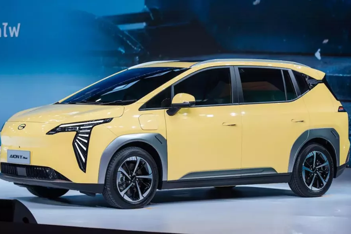 Hãng xe Aion của Trung Quốc được thành lập vào năm 2017 dưới cái tên ban đầu là GAC New Energy Automobile. Đến năm 2020, công ty này đổi tên thành Aion. Đúng như tên gọi, Aion là thương hiệu chuyên sản xuất xe năng lượng mới của tập đoàn GAC. Ngoài Trung Quốc, hiện Aion đang mở rộng thị trường sang khu vực Đông Nam Á.